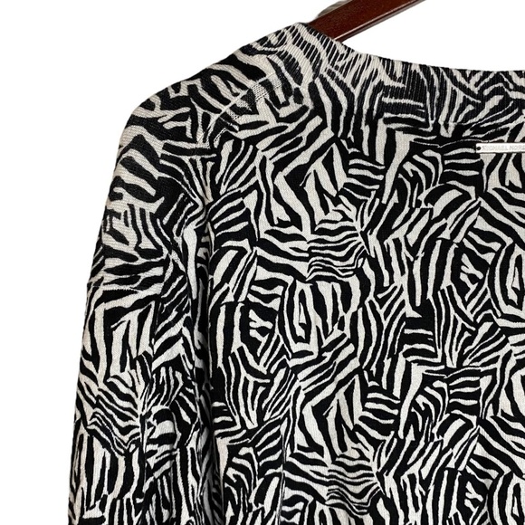 Michael Michael Kors Long Sleeve Black White Zebra Print V-Neck Sweater Large - Picture 11 of 15
